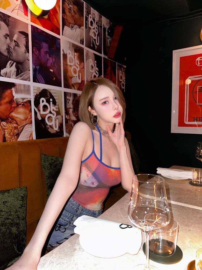 นินิว ณัฐธยาวรรณ์