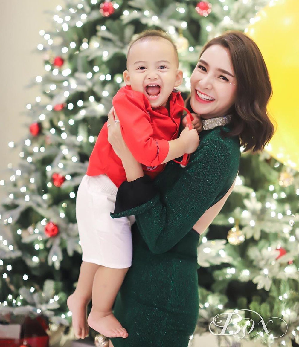 น้องเจ้าขา ป้อนข้าวน้อง