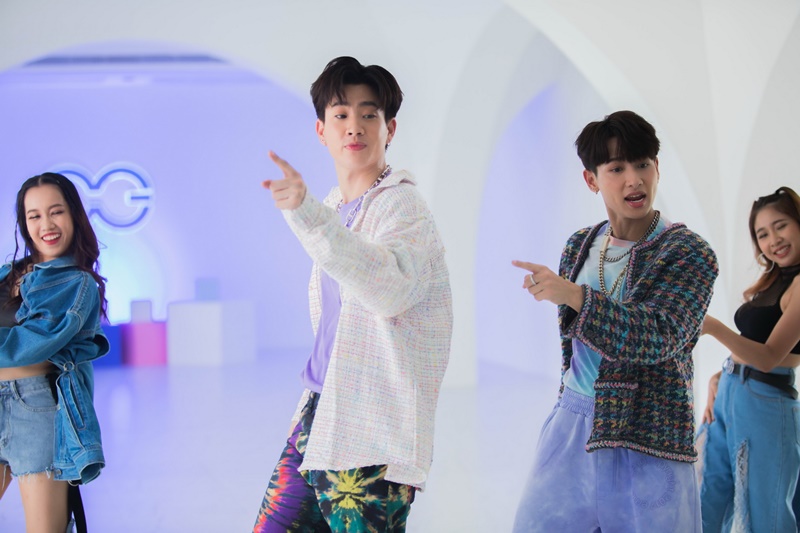 ไม่รักไม่ลง ออฟ-กัน