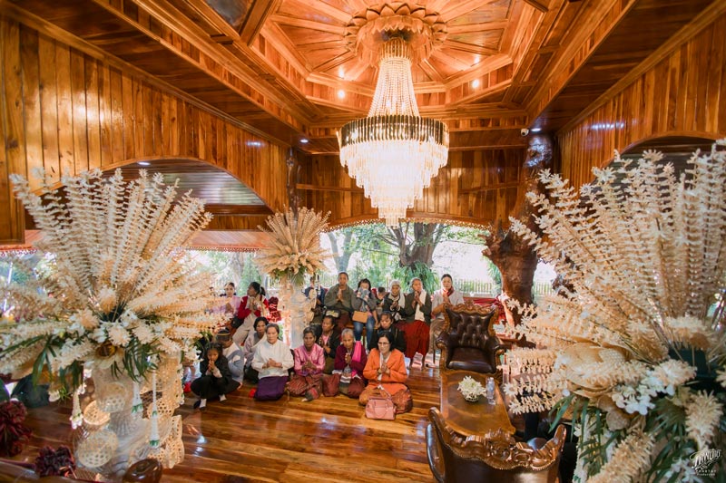 บ้านเรือนไทย บัวขาว บัญชาเมฆ