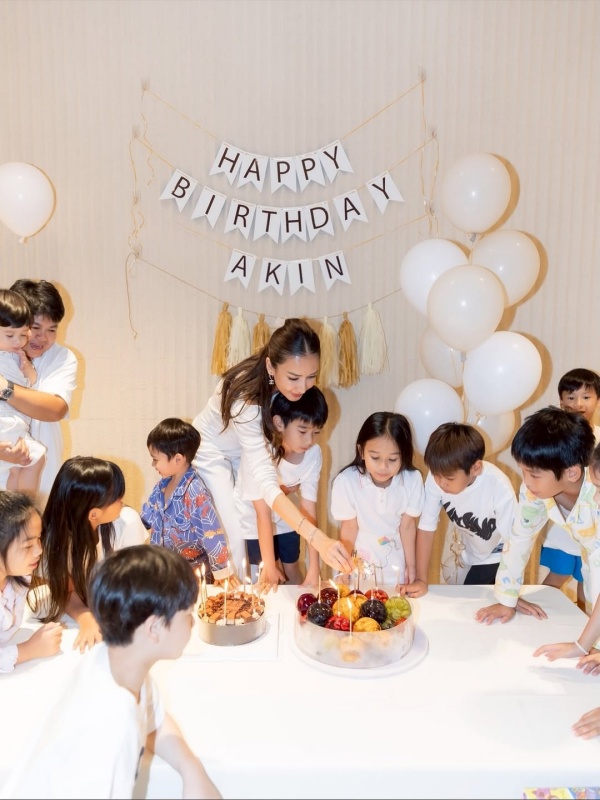  เนย โชติกา จัดปาร์ตี้วันเกิดให้ น้องอคิณ ลูกชายวัย 8 ขวบ 