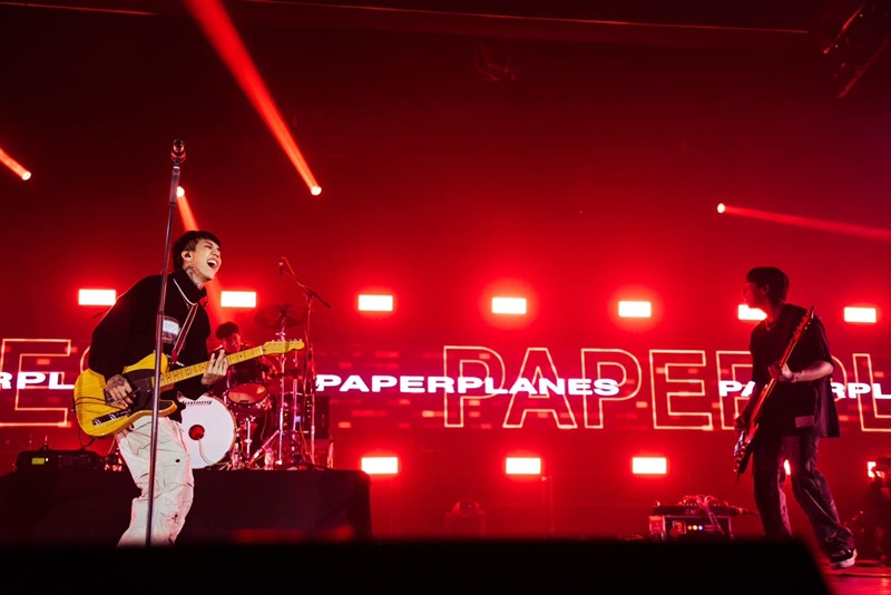 Paper Planes ประวัติ