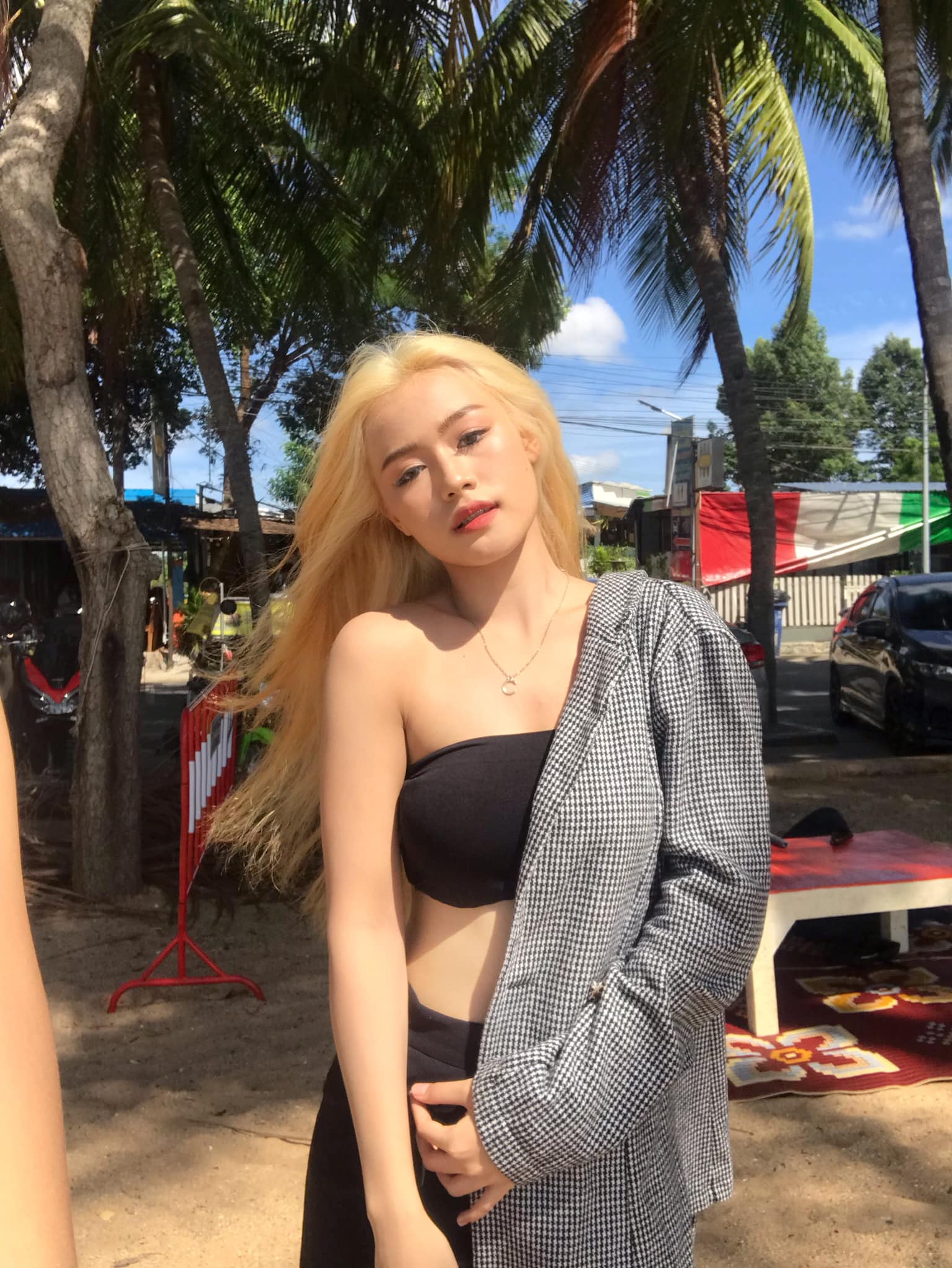 วีวี่ มนัสวี