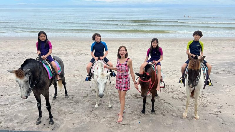 พลอย ชิดจันทร์