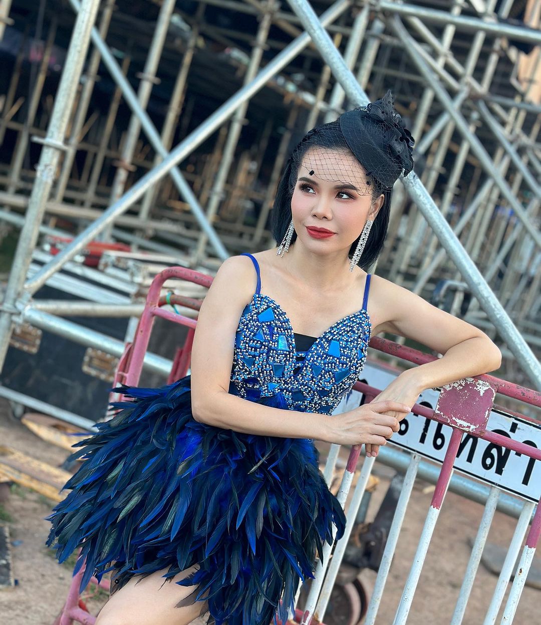 อิสร์ อิสรพงศ์, รุ้ง ราวรรณ