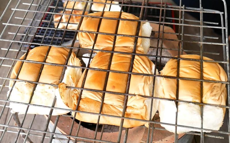 ปังปิ้งไส้ทะลัก