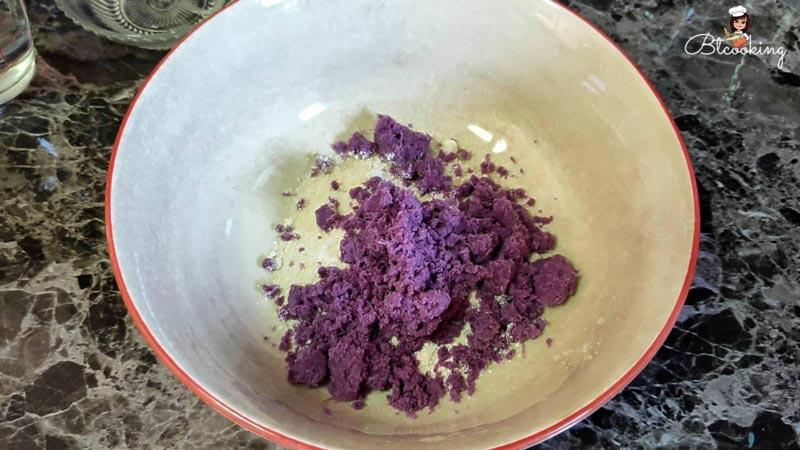 บัวลอยไข่เค็ม