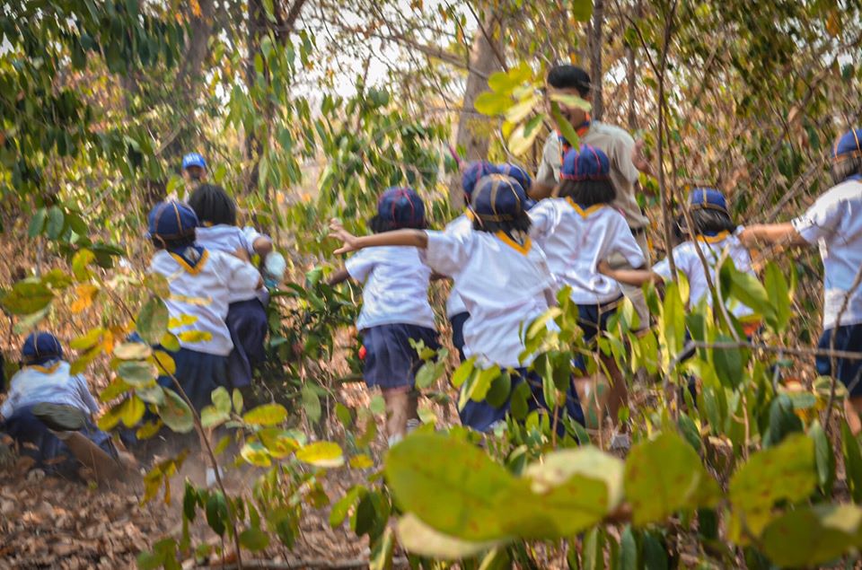 ครูแต่งผีบ้า