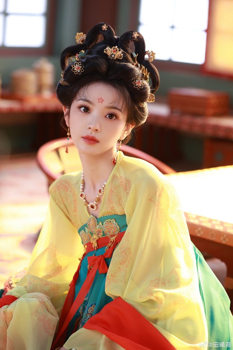 เถียนซีเว่ย นางเอกล่าหยก