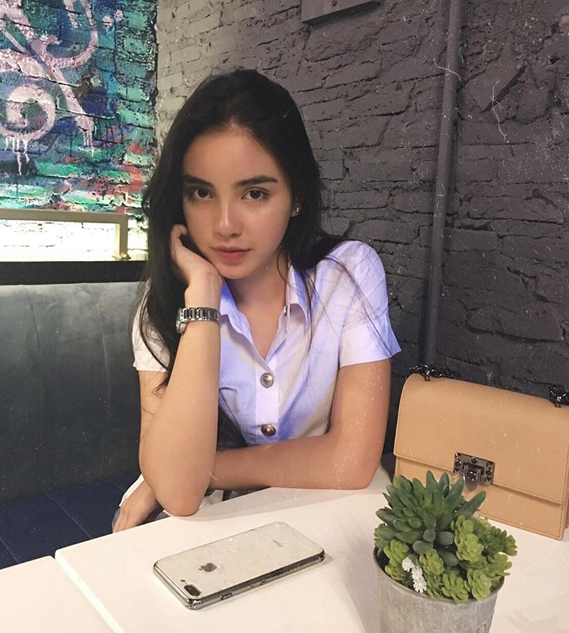 น้องขนม 