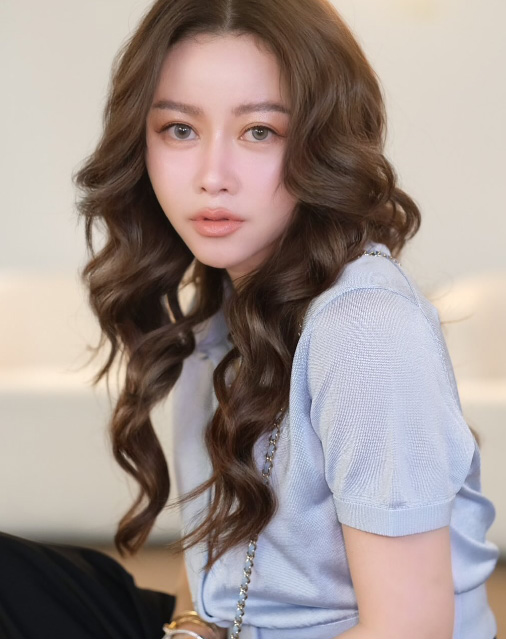 เมย์ ดร.วาสนา อินทะแสง ประวัตินักธุรกิจสาวสวย รวย เก่ง เจ้าของ Rolling Round