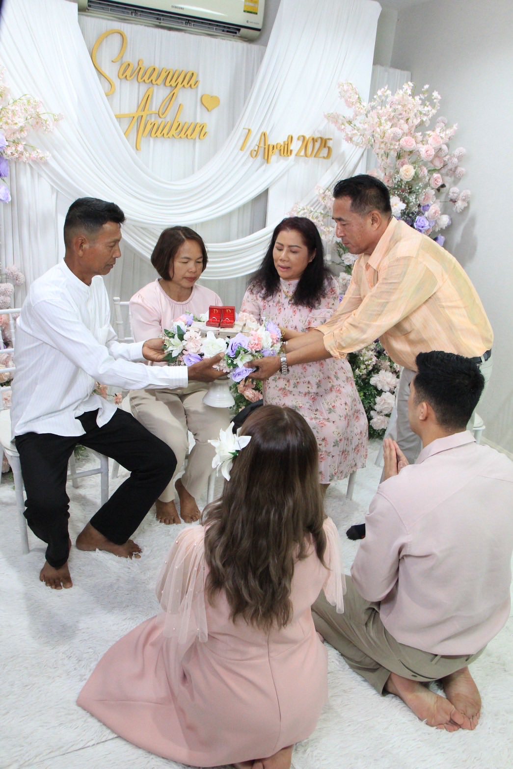  เอิ้นขวัญ วรัญญา หมั้น