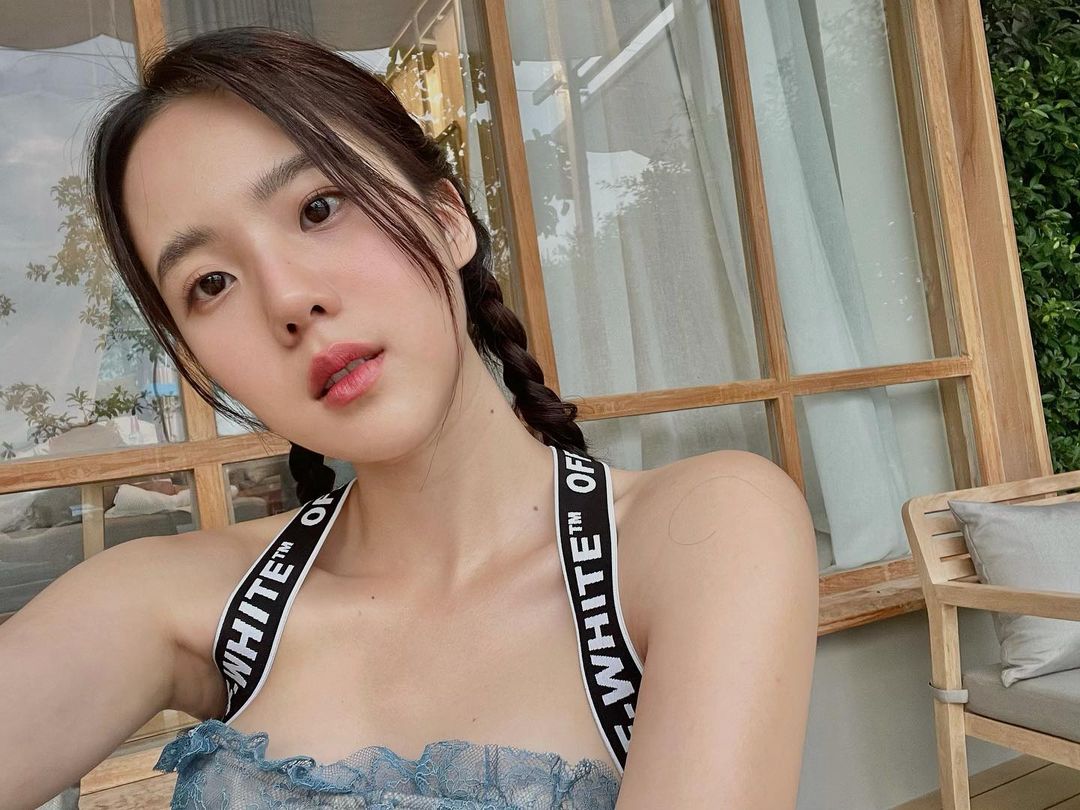  เจนิส เจณิสตา