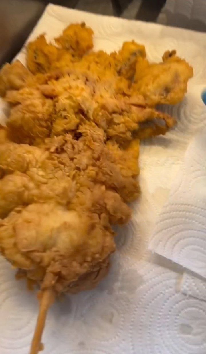 พิ้งค์กี้ ขายปลาหมึก