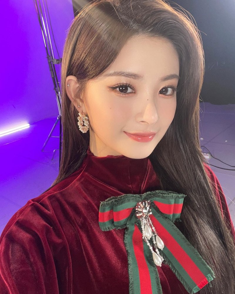 อี้เหริน Everglow