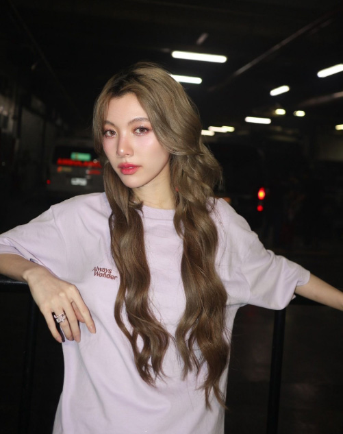 ส่องภาพอดีต-ปัจจุบัน ออม กรณ์นภัส นางเอกหน้าหมวย ยิ่งโตยิ่งสวย ออร่าพุ่งแรง