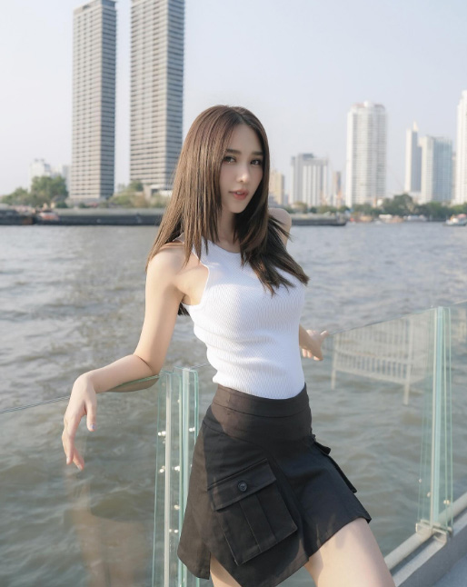 ญดา นริลญา แฟชั่นดารา