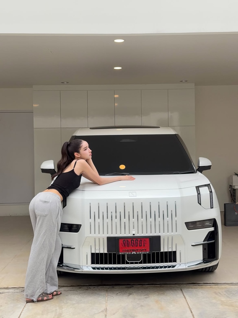 โยชิ รินรดา