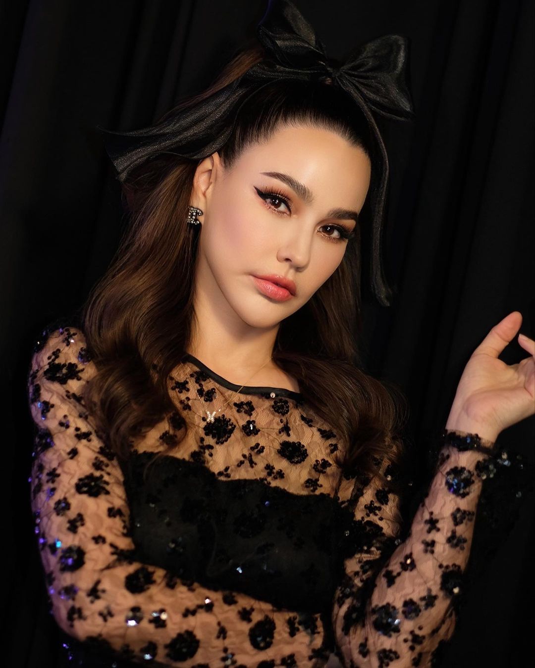 แหม่ม วิชุดา 