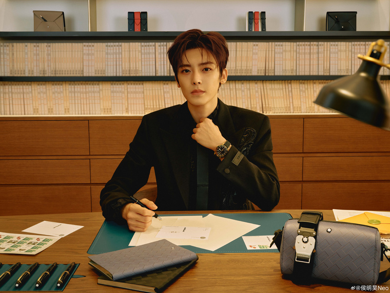 โหวหมิงฮ่าว ประวัติ Houminghao