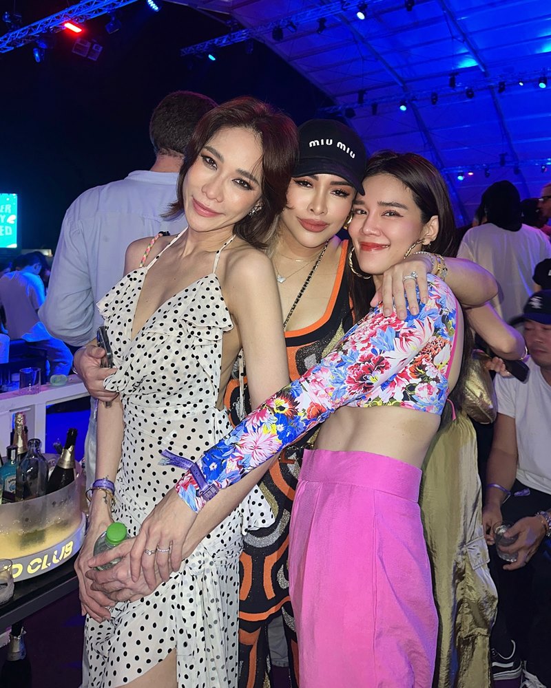 พลอย เฌอมาลย์ ลุคล่าสุด ไปดูคอนเสิร์ต ROLLING LOUD 