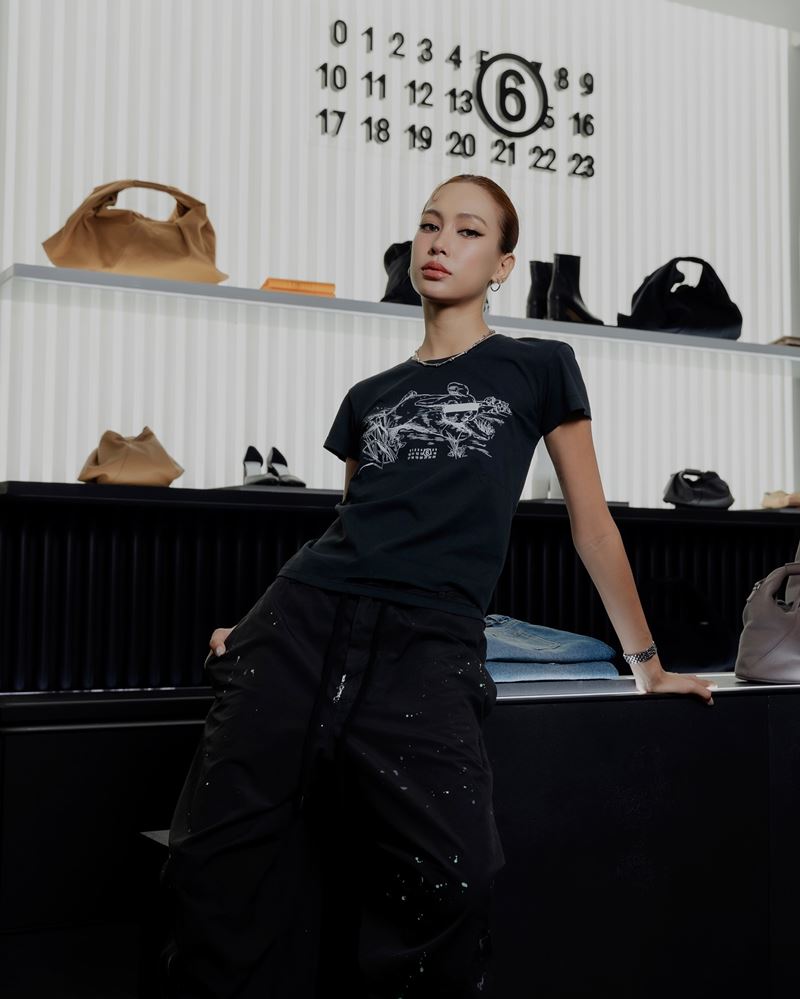 เฟิร์น นางแบบสาวสวย