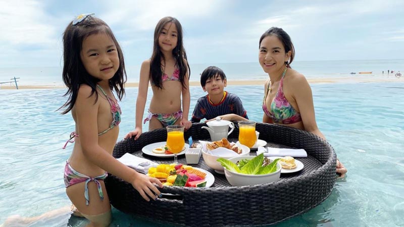 พลอย ชิดจันทร์