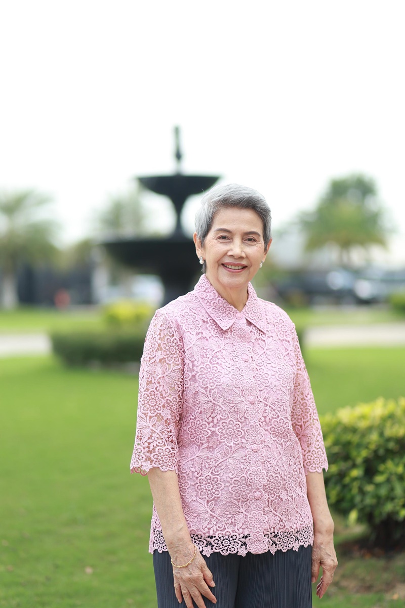 เมื่อตะวันลับฟ้า ก็จะเป็นเวลาของดวงดาว อาโย ทัศน์วรรณ