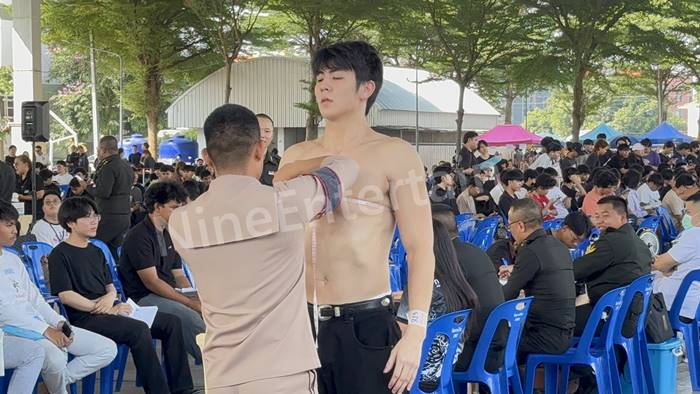 ริว วชิรวิชญ์ สมัครทหาร