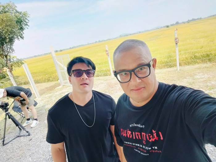  ประวัติ แดนนี่ ศรีภิญโญ  