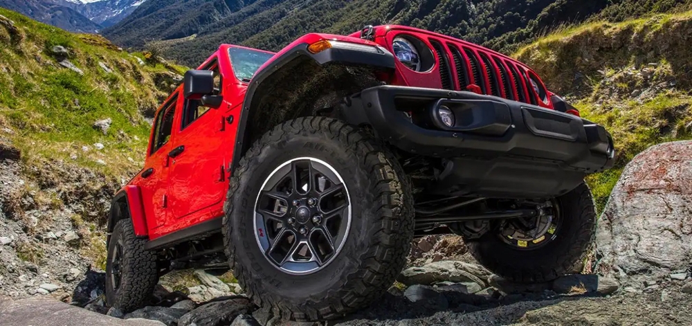 Jeep Wrangler High Tide 2022 ราคาเริ่ม 1.6 ล้านบาท รถยนต์ Suv รุ่นพิเศษ 