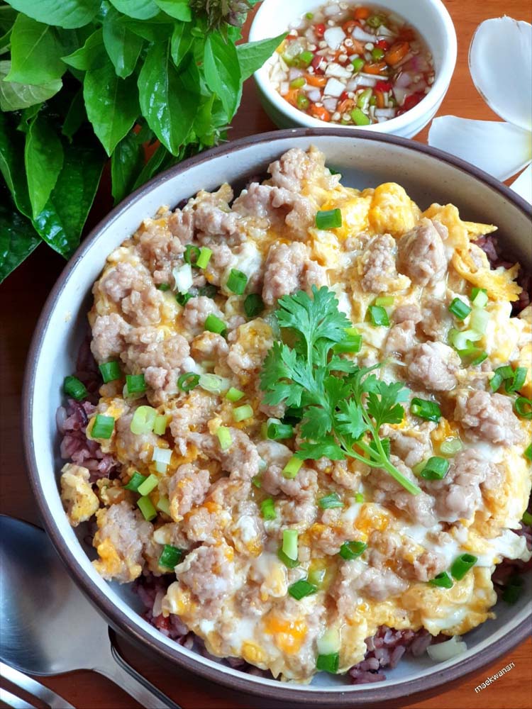 ไข่ขยี้หมูสับ