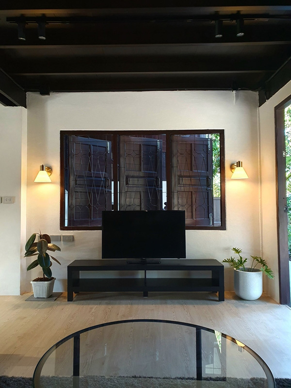 รีโนเวทบ้านครึ่งปูนครึ่งไม้ ห้องรับแขก