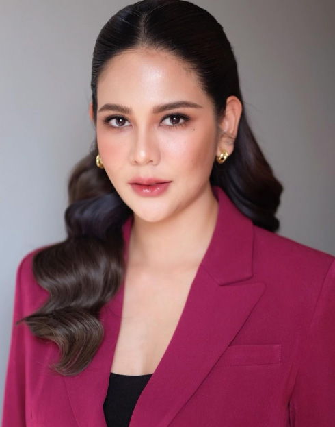 หมิว สิริลภัส