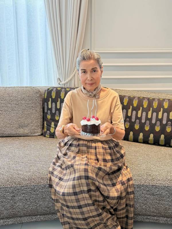 เมย์ เฟื่องอารมย์