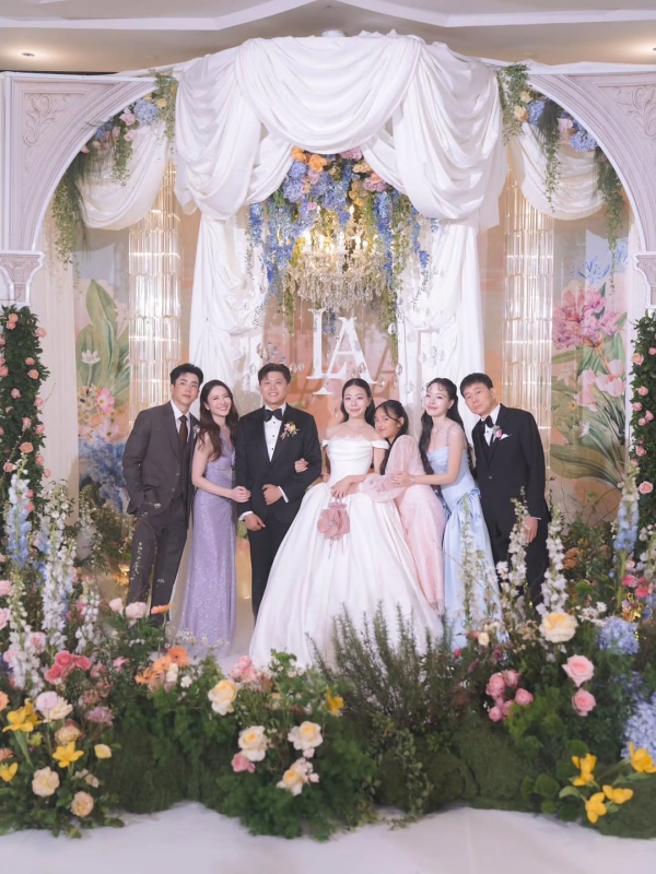 แอฟ ทักษอร โพสต์โมเมนต์หวานกับ นนกุล พร้อมภาพงานแต่ง ลูกน้ำ อลัน