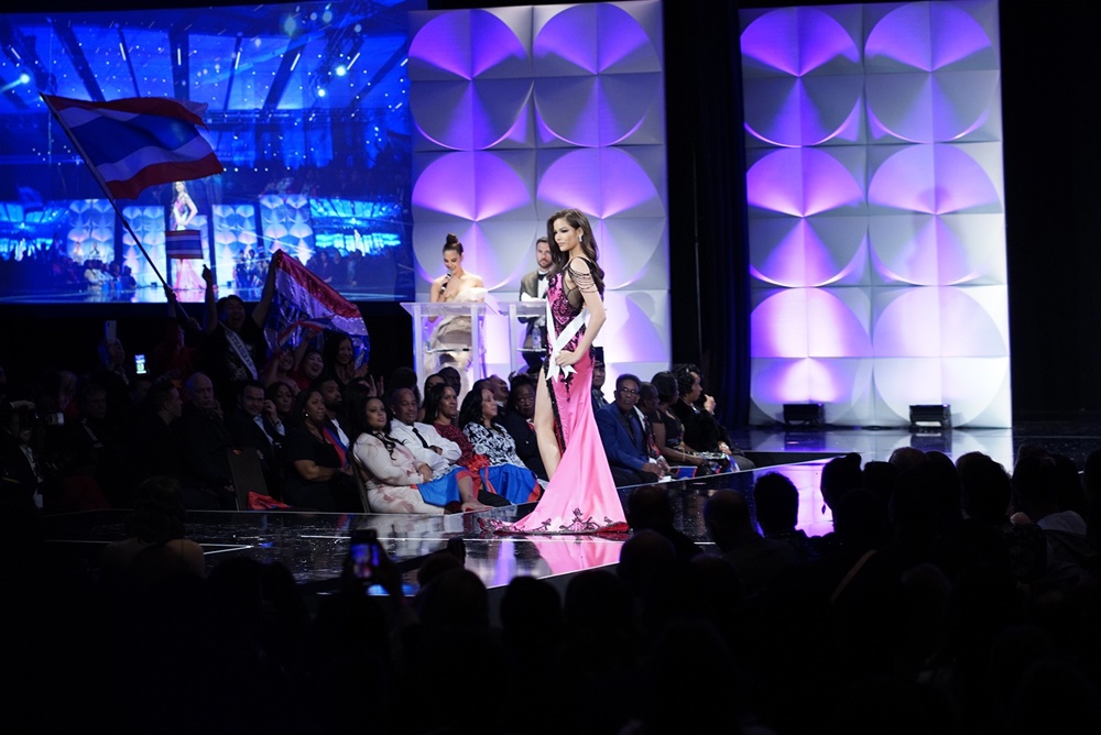 ฟ้าใส ปวีณสุดา