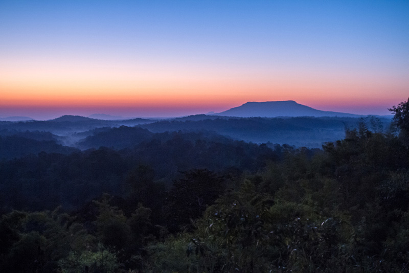 จุดชมวิวพระอาทิตย์ขึ้นภูค้อ