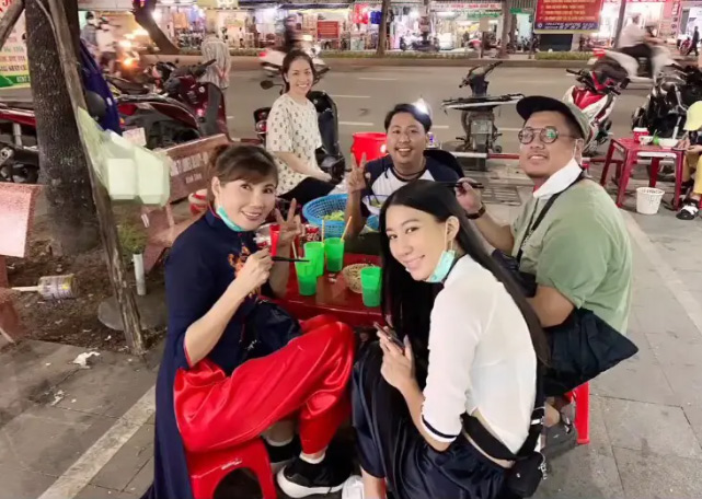 แก้ว อภิรดี อ๊อด โอภาส เที่ยวต่างประเทศ