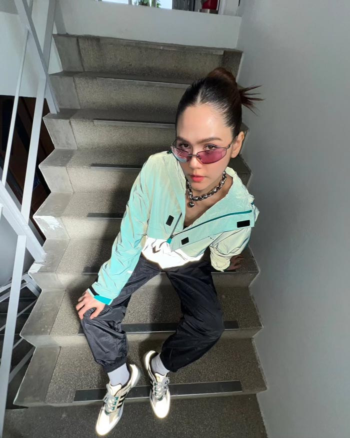 ชมพู่ อารยา