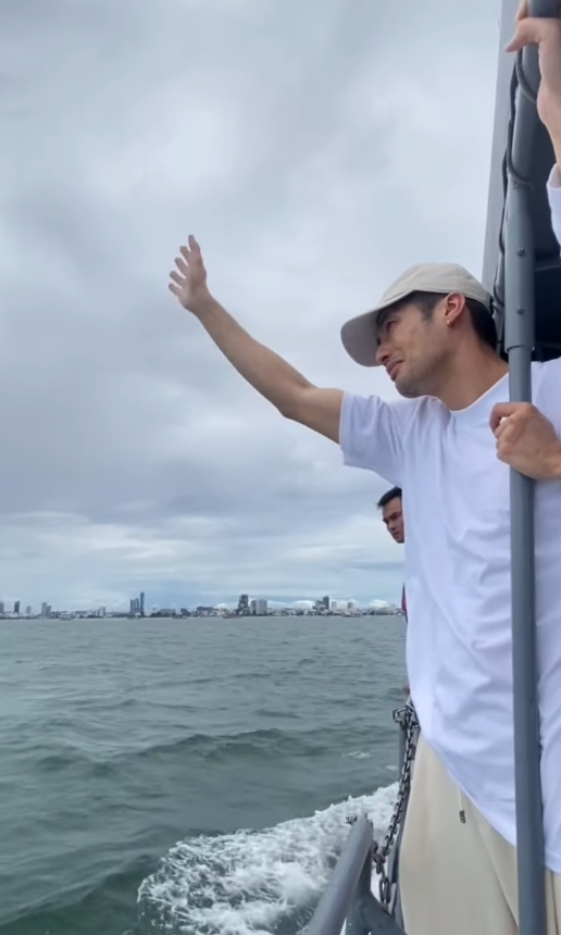 บอย - หน่อง - ภัทร์ - วันใหม่ ลอยอังคารส่ง คุณแม่งามทิพย์