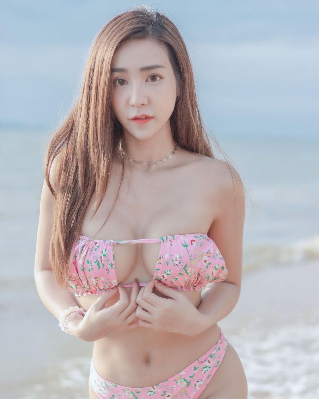 ชมพู่ FHM
