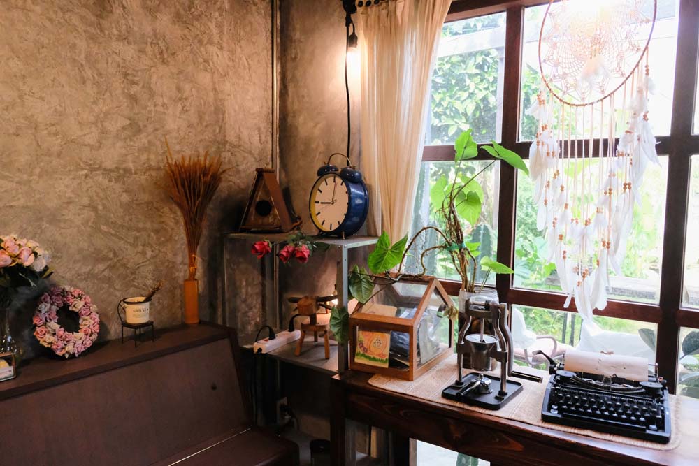 The Tropical Eco-Cafe