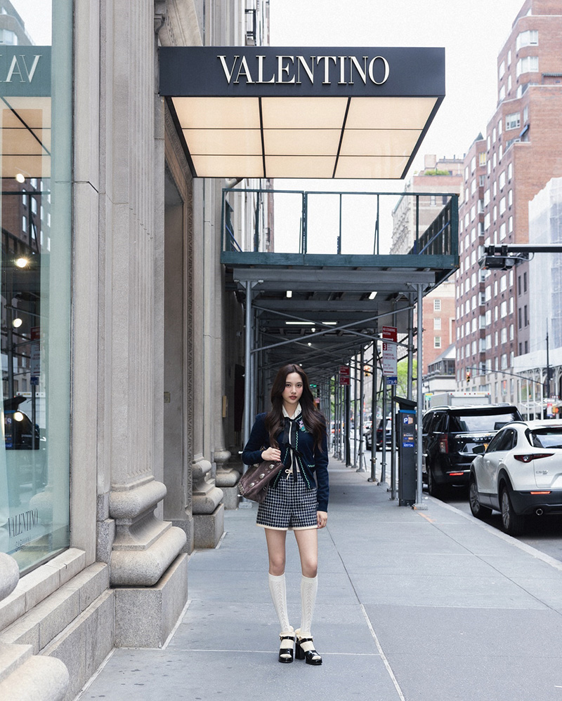 ฟรีน สโรชา อีกหนึ่งสาวไทยบนพรมแดง Met Gala 2025