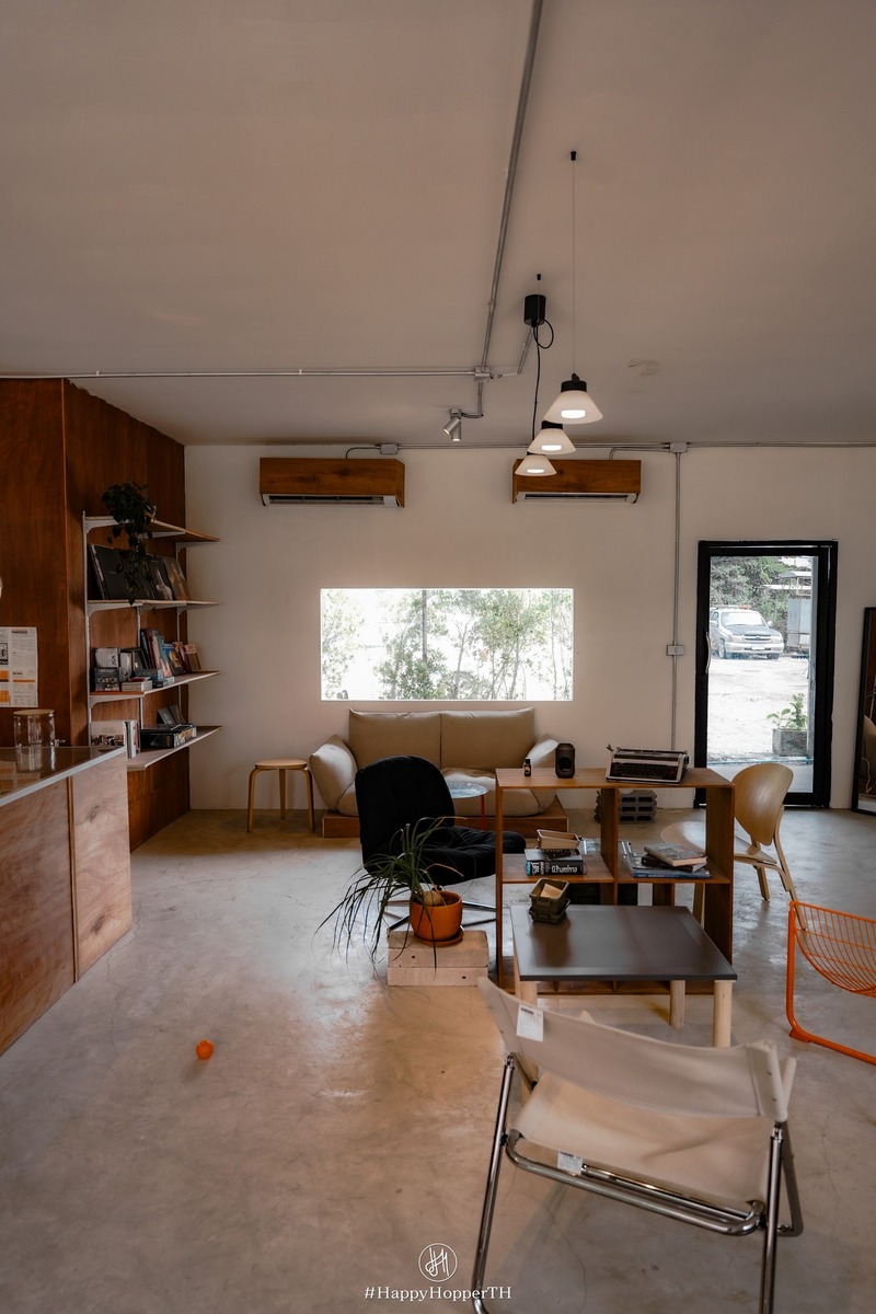 COOP (Coffee and Stuff) คาเฟ่ในปทุมธานี 