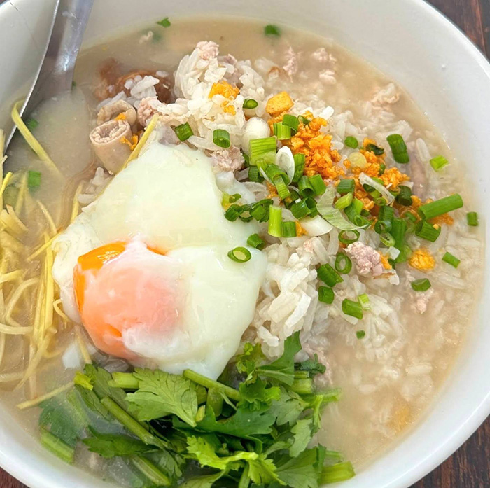 ร้านข้าวต้มดีบุก