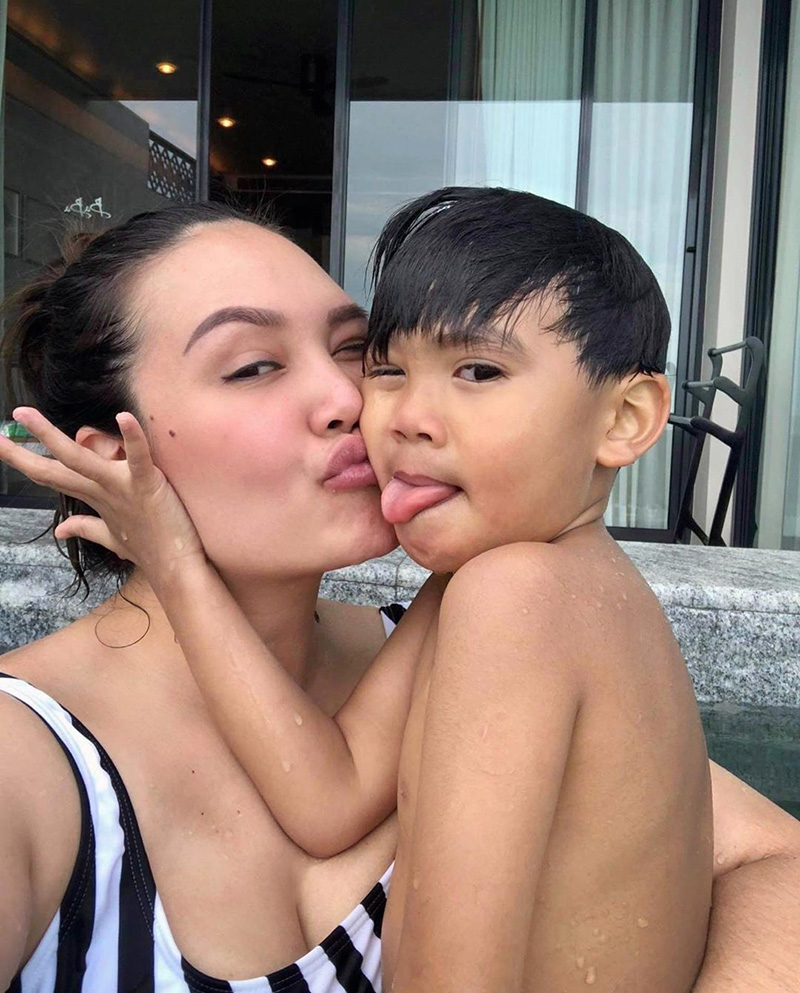 หมอ ฉัตรอดุลย์ สามี ทาทา ยัง 