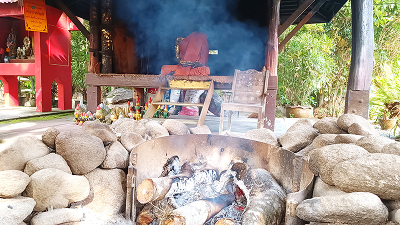 วัดคมนียเขต (วัดคึกคัก)