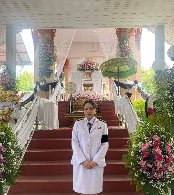 ประวัติ แจกัน ปอถักทอง