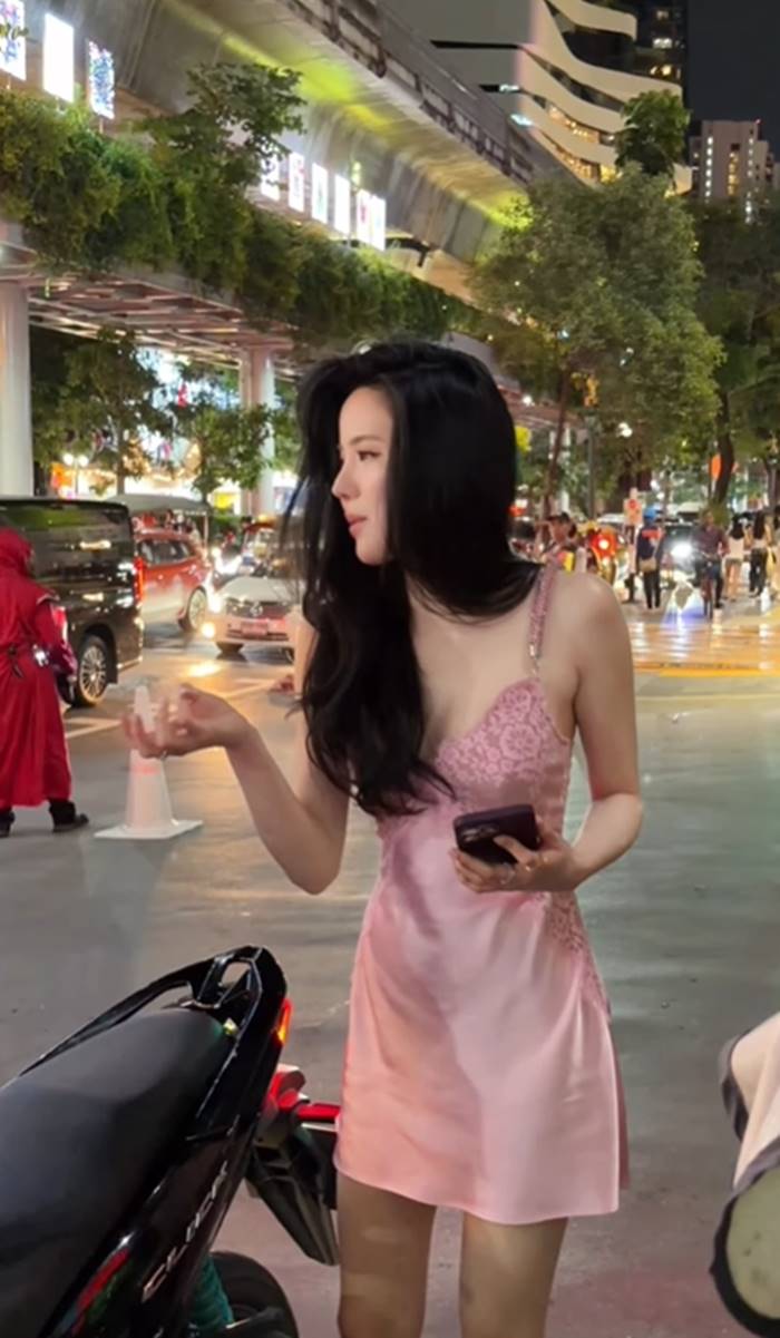 เจนิส เจณิสตา เปิดประมูลชุดสุดไวรัล